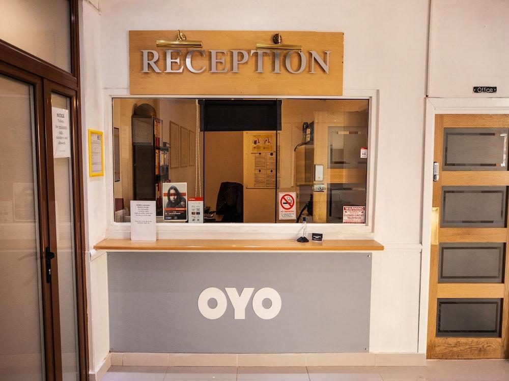 Hotel Oyo Osterley Park à Isleworth Extérieur photo