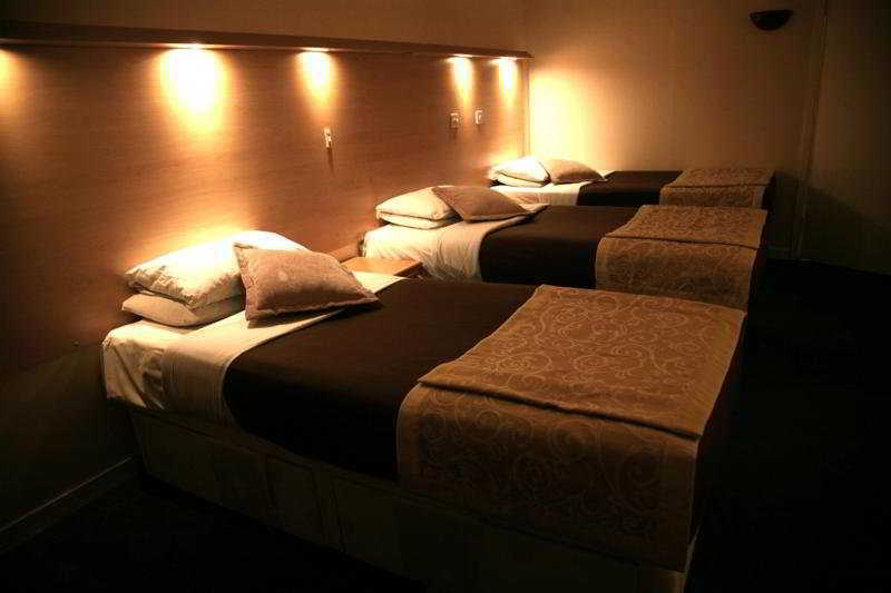 Hotel Oyo Osterley Park à Isleworth Extérieur photo