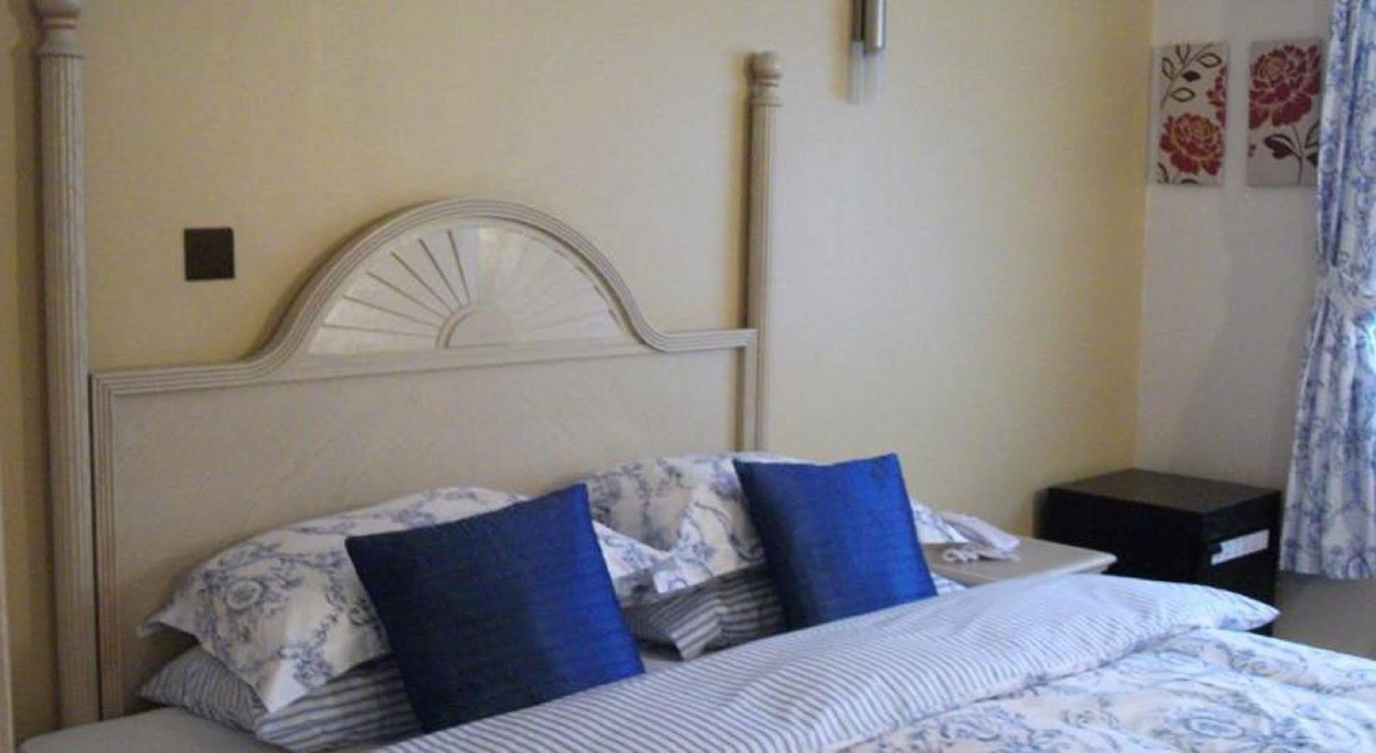 Hotel Oyo Osterley Park à Isleworth Extérieur photo