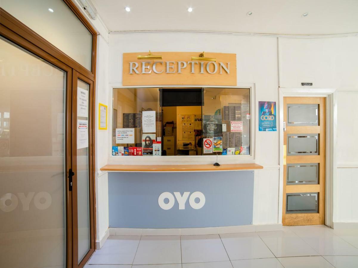 Hotel Oyo Osterley Park à Isleworth Extérieur photo